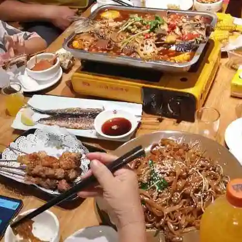 半夜一两点约朋友出来吃宵夜,偶然看到这家店,于是特意过去试一下.