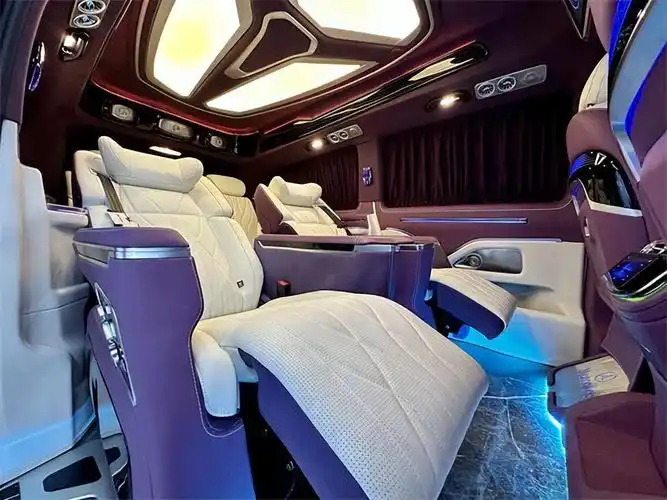 奔驰威霆高顶定制皇庭一号版,紫罗兰内饰高贵典雅