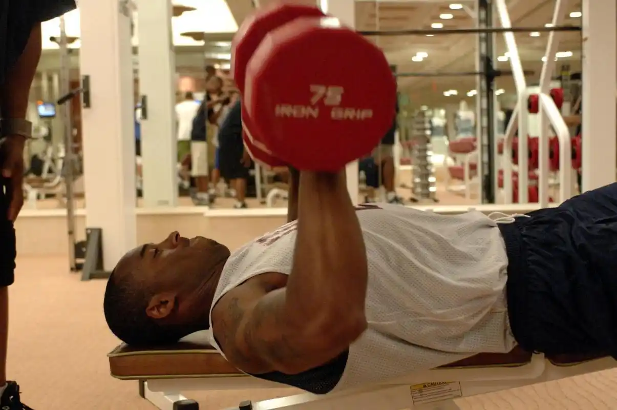 科比竟化身"奥尼尔",终成球场上灵活的胖子?