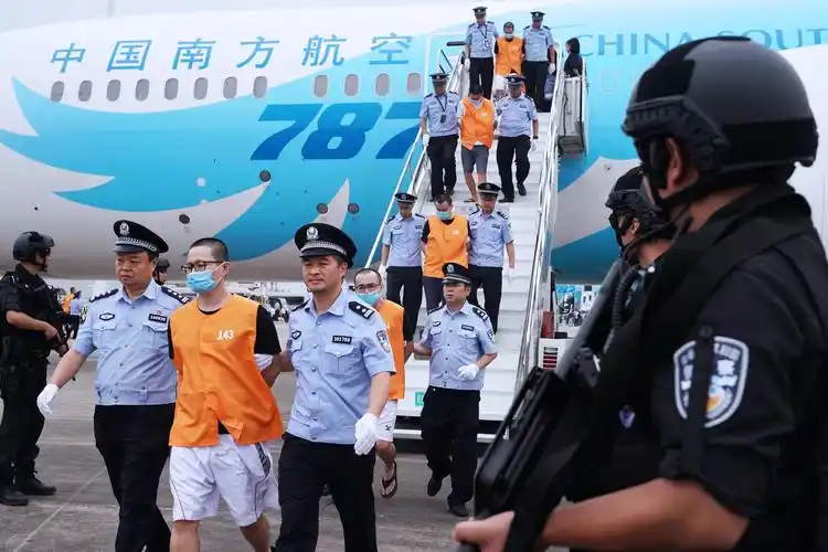 见证!跨国大押解