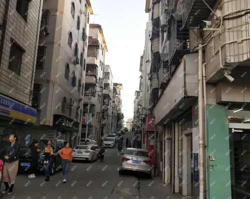 转角位药店急转)5年老店 口碑好 周边全是居民 学校 位于龙岗区横岗