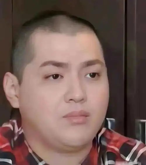 吴亦凡在监狱生活遭曝光胖了20斤竟然当上小班长