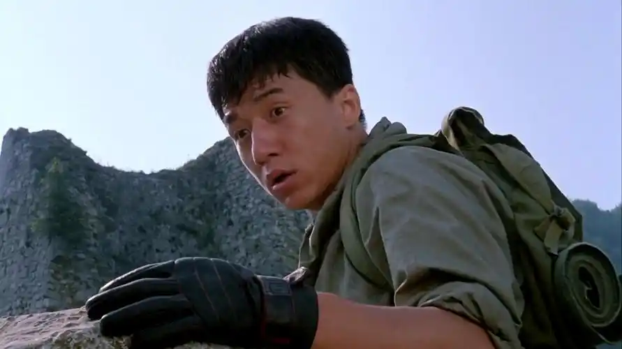 或许是内心中的第六感,成龙明显感觉到了什么,几天后成龙飞往日本参加