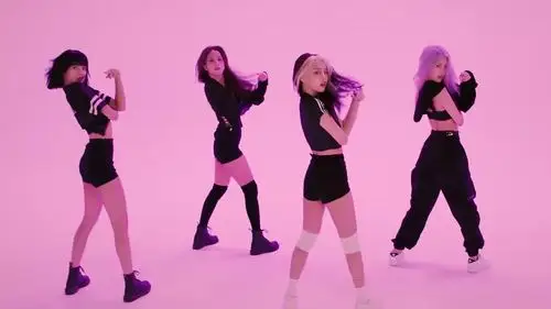 视频:blackpink成员jennie预告照 粉色双马尾造型俏皮