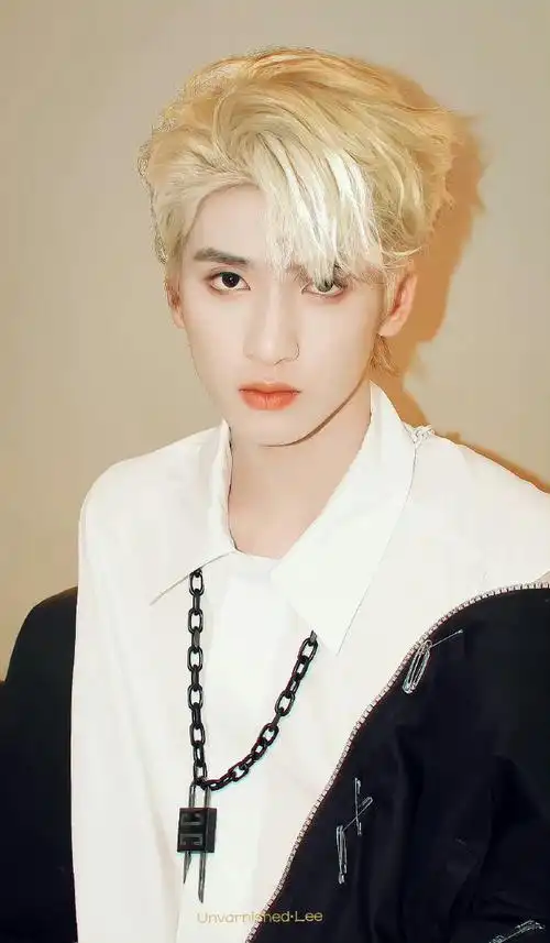 严浩翔才买到北电校服##时代少年团眼镜造型