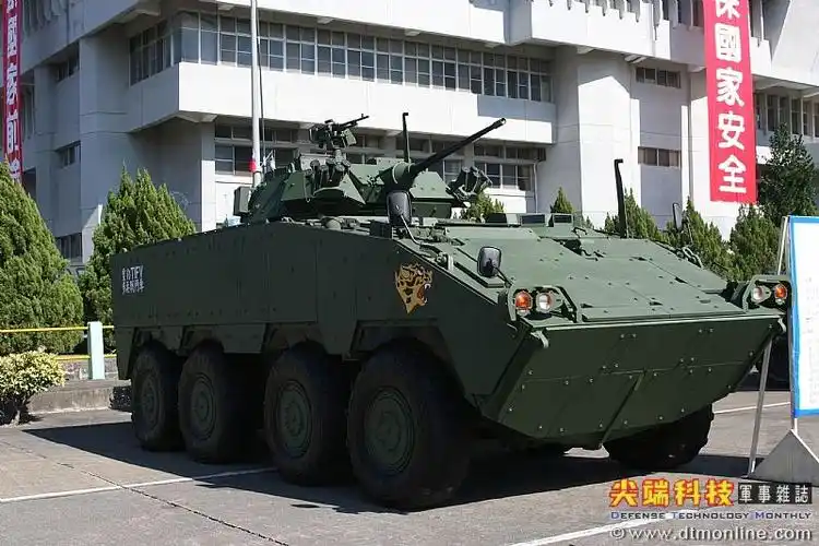 cm32云豹8轮装甲车