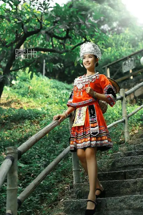 苗乡侗寨靓阿妹传统服饰(二)