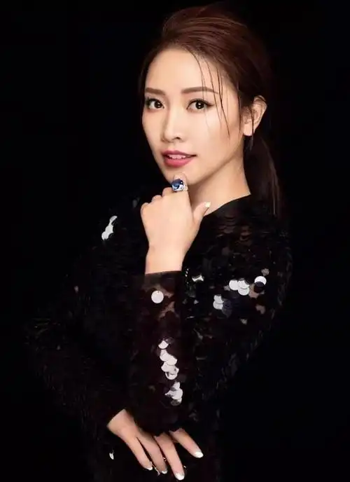 男明星娶到的最美老婆竟然都是圈外人颜值秒杀当红女明星