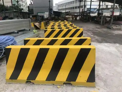 东莞厂家直广东惠州广州深圳水泥墩混凝土隔离墩防撞墩交通石马