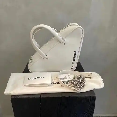 balenciagaduffle巴黎世家三角包新款