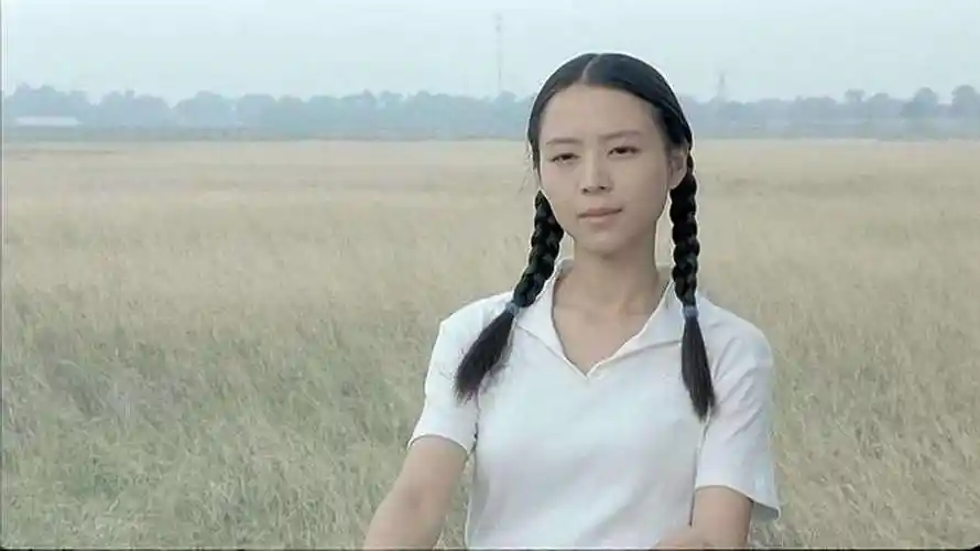 我还是喜欢20岁的"孔雀"张静初,她到底得罪了谁?