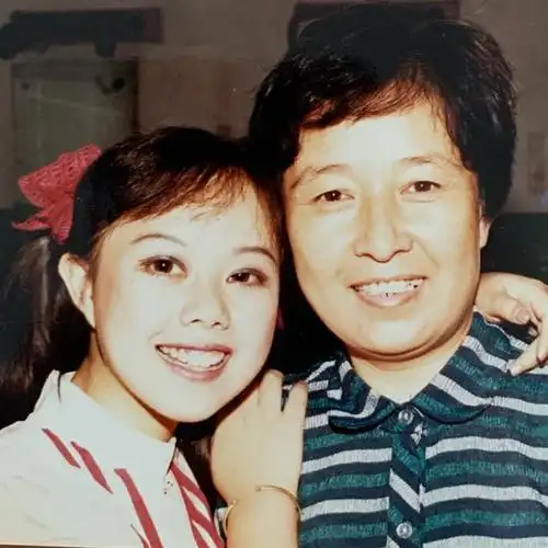 丁小青[西游记原唱]央视86版-他多想是棵小草- 全民k歌,ktv交友社区