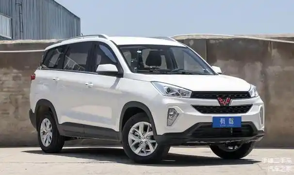 五菱宏光suv实惠,搭载1.5t涡轮增压发动机,最大功率可达154马力