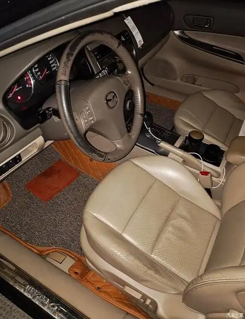 马自达6内饰问题请教目前8年车龄内饰和座椅开始掉皮正常吗
