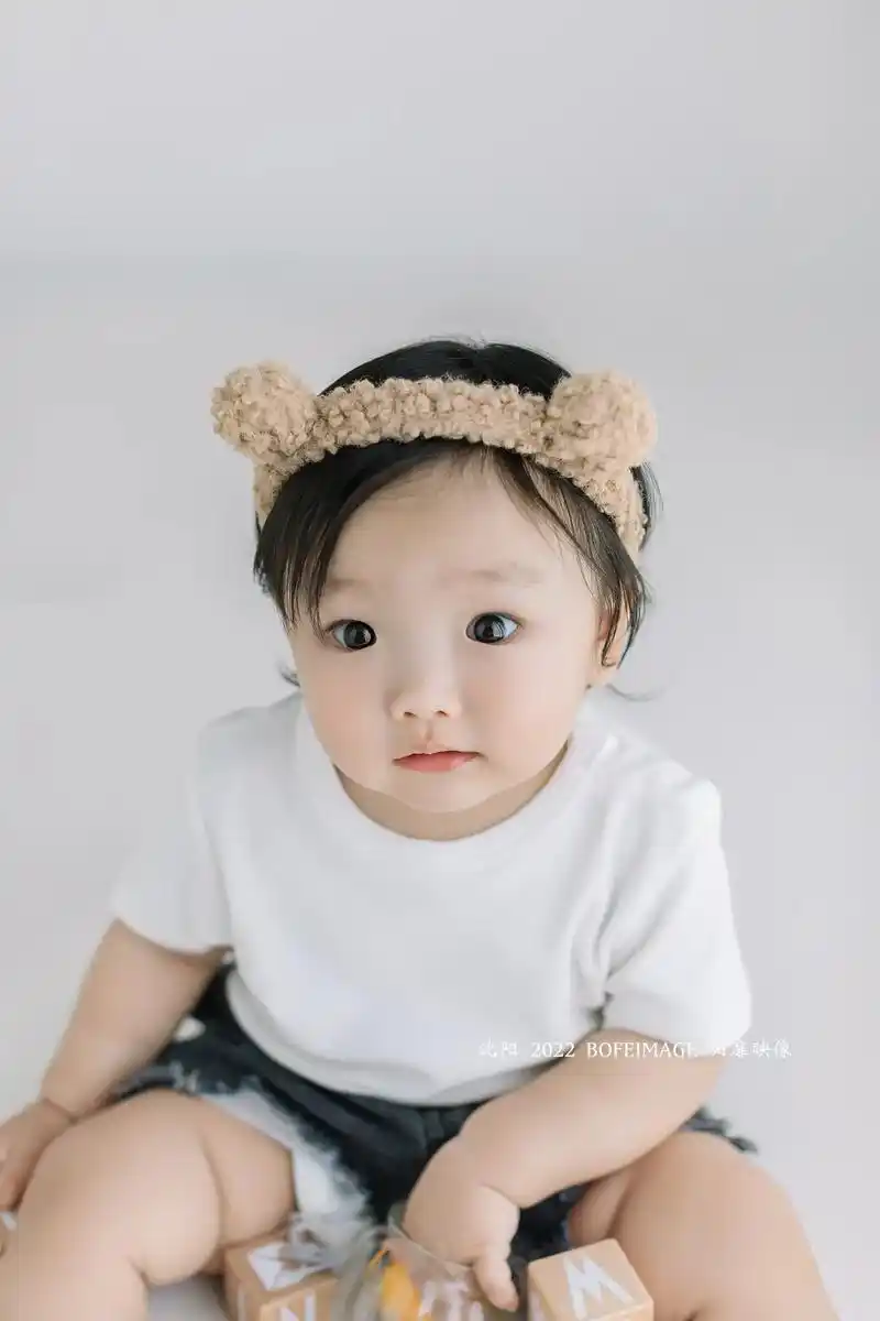 一周岁宝宝,卡姿兰大眼睛.#儿童摄影 #客片分享 #周岁照  - 抖音