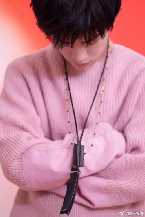 tfboys-易烊千玺生日单曲《4%vol的河》已上线→4%vol的河,在喧嚣