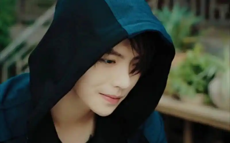 肖宇梁你对张起灵的美貌一无所知