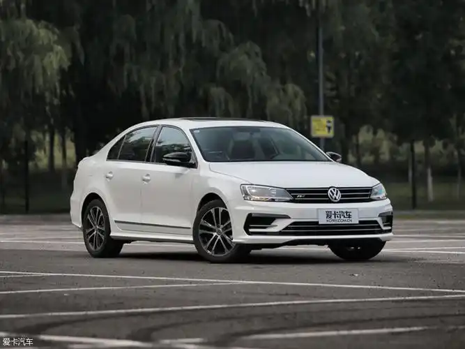 作为一汽大众速腾车型的十周年献礼之作,新款速腾r-line在今年7月被