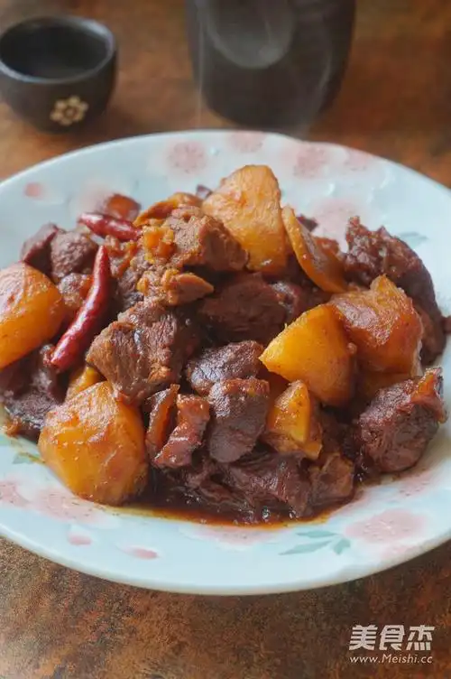 红烧牛肉,红烧牛肉的家常做法 - 美食杰红烧牛肉做法大全