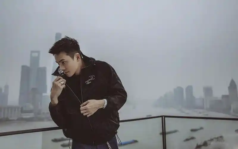 陈伟霆潇洒率性高清桌面壁纸