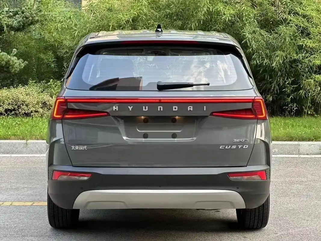 0t智爱尊贵版7座mpv 23年7月上牌 现代库斯途 2.