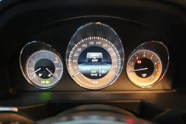 仪表盘当前0.53万公里