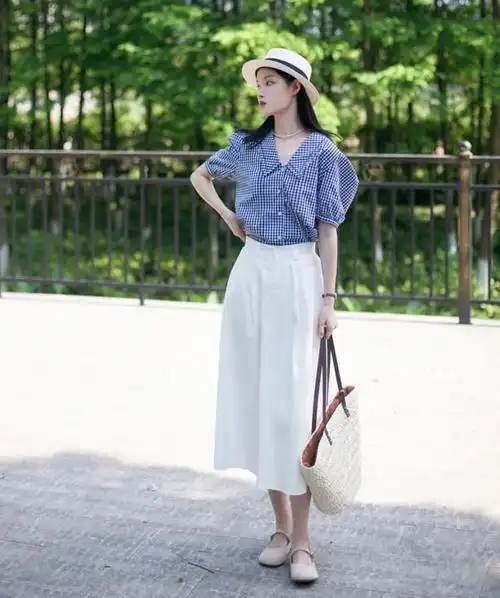 今年夏季穿裙子推荐搭这4双鞋子气质还好看