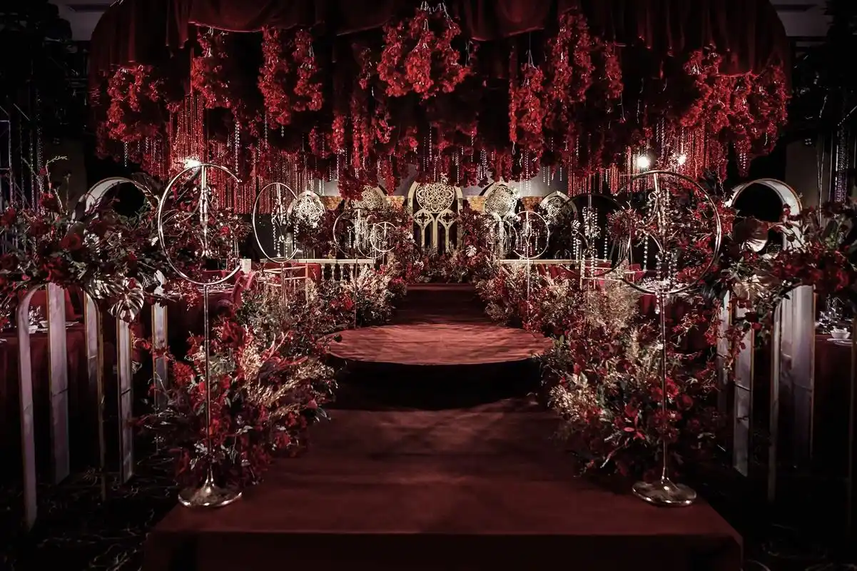 不会过时的红金欧式婚礼轻奢大气又复古