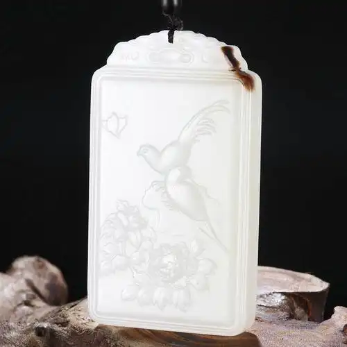 玉图腾 新疆和田玉籽料白玉牌子喜鹊牡丹黑皮玉石吊坠 花开富贵