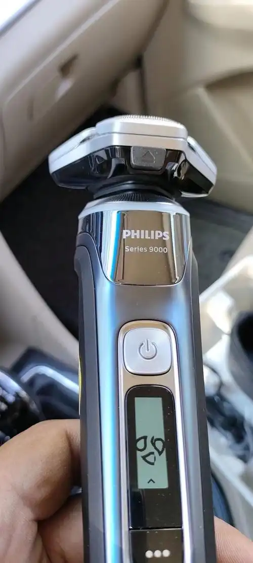 飞利浦电动剃须刀