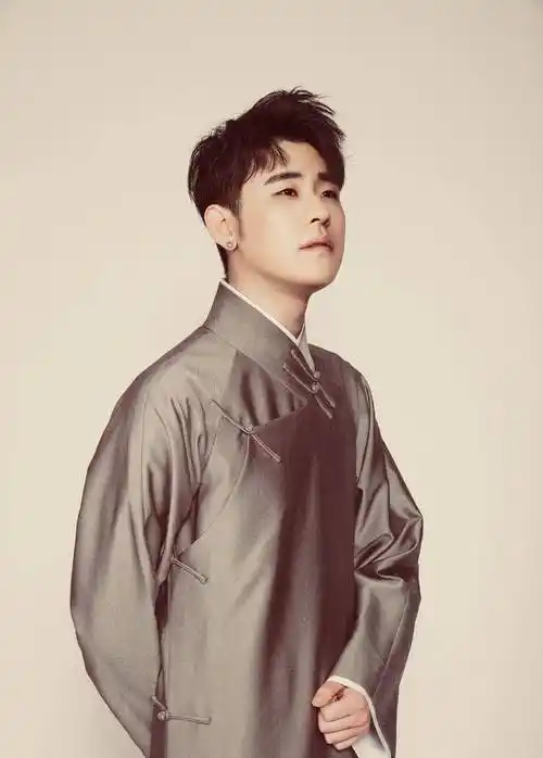 他们是德云社的八个队长,每个人都有自己的传奇故事