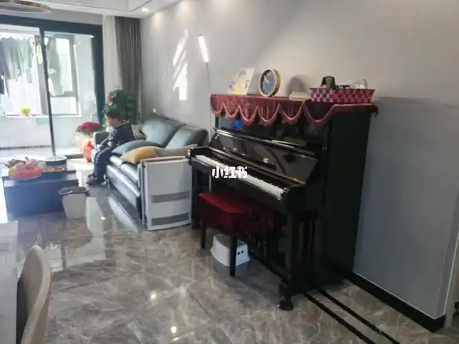 客厅钢琴摆放