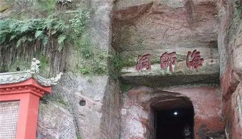 原创50年前乐山大佛上发现密室宝藏传说是真的里面藏着什么