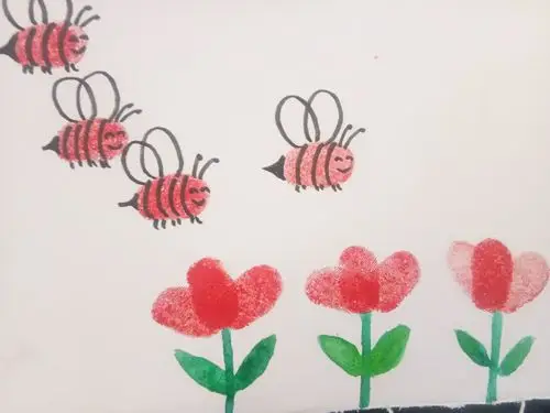 华店镇第二中心幼儿园 停课不停学之 艺术活动《蜜蜂手指画》