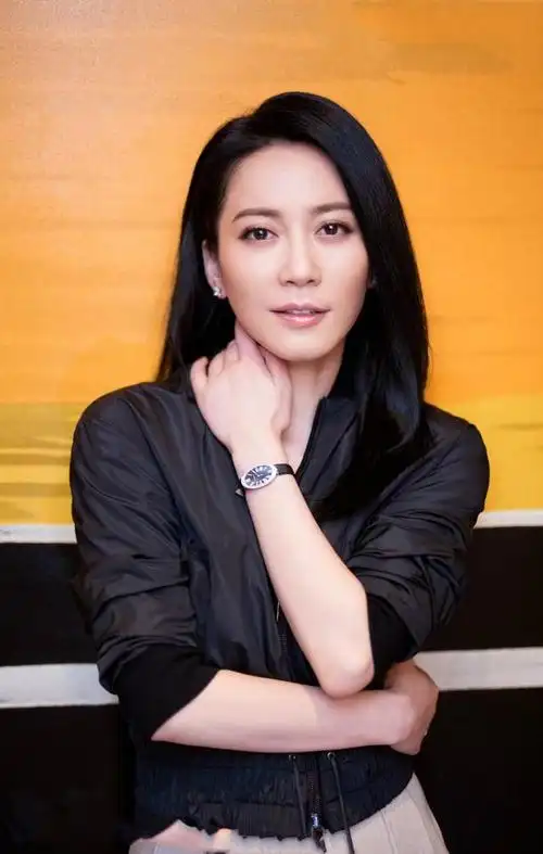 不老女神俞飞鸿抵押房产车子导戏50岁仍未婚单身