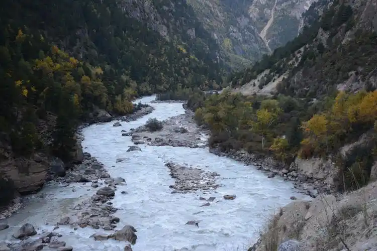 【携程攻略】波密米堆冰川景点,米堆河是米堆冰川融水形成湖泊后,其