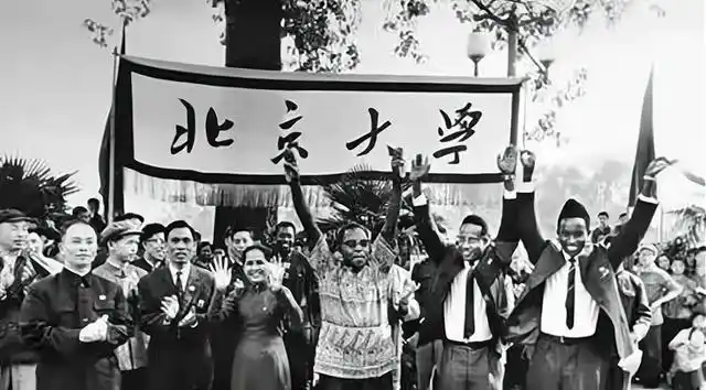 老照片:北京1968年的照片,再寻那些不经意间流逝的时光!