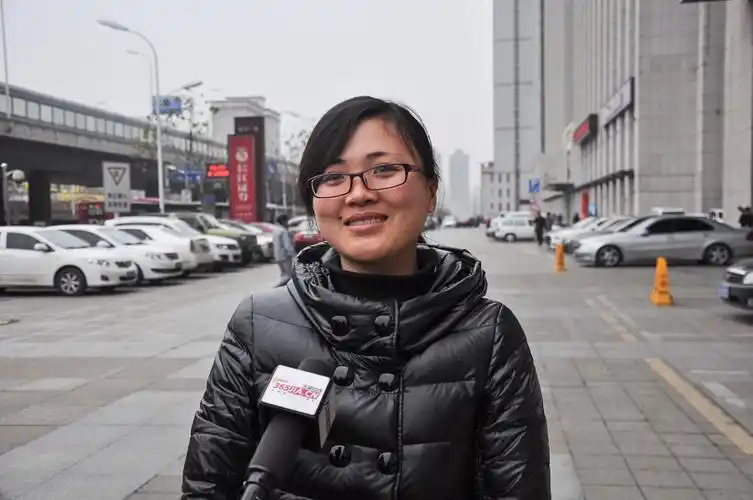 合肥市民接受本站街头采访——合肥房产网