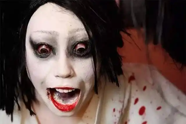 鬼出现的时间点精确到毫秒鬼屋中除了做出来的鬼外,还有真人扮演的鬼.