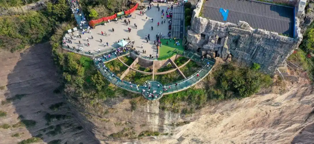 悬空玻璃景观平台- 剑门关景区