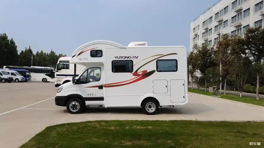 宇通c530无拓大顶献礼版房车外观图片