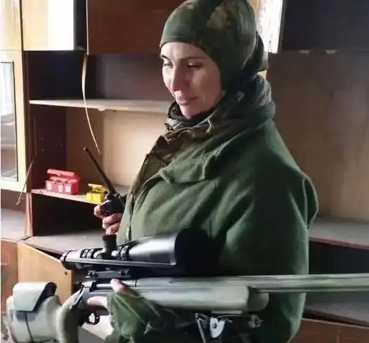 车臣叛军女狙击手,被称为"白袜子"!