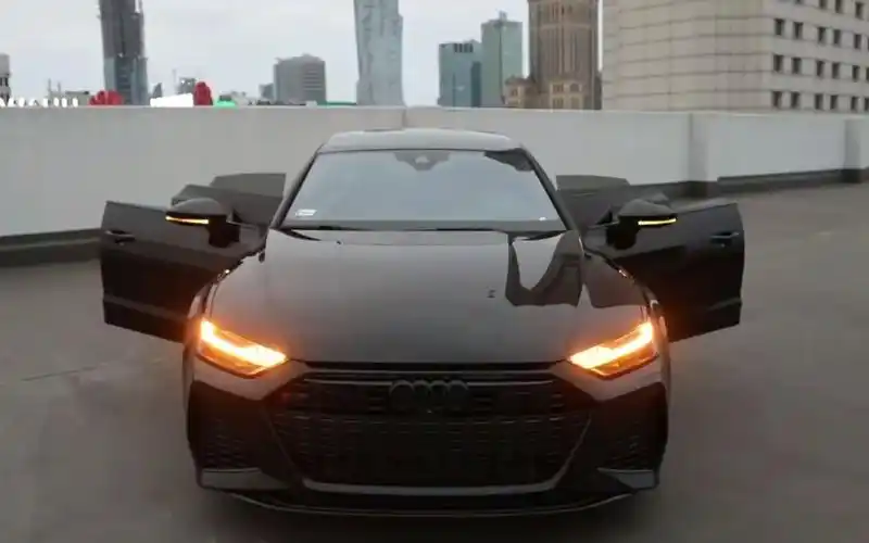 奥迪rs7黑武士 灯光秀