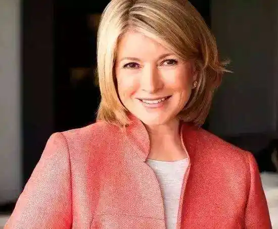 她当过模特坐过牢,如今76岁的她却靠做家务「狂赚