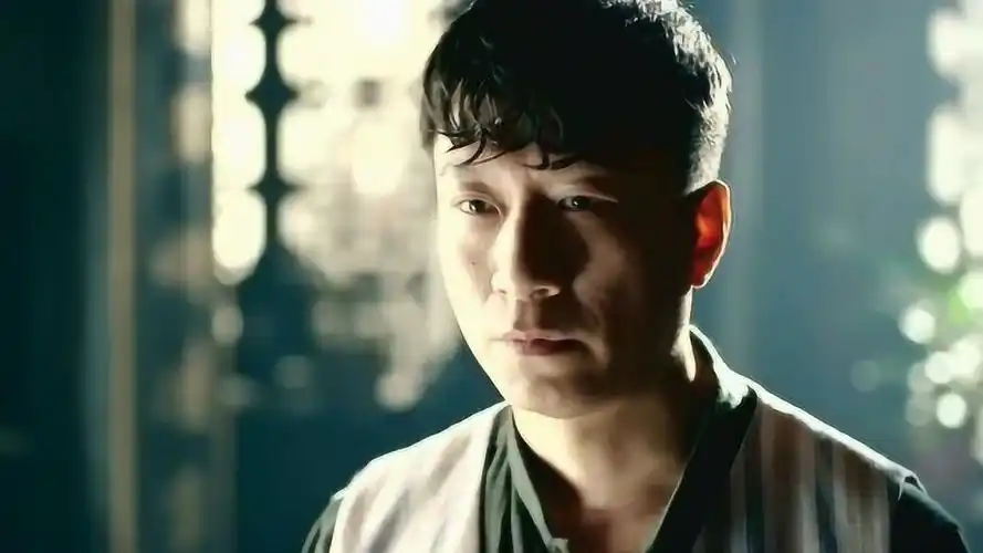 电视剧孙红雷为了报仇真是什么事都敢干给仇人下跪都不犹豫