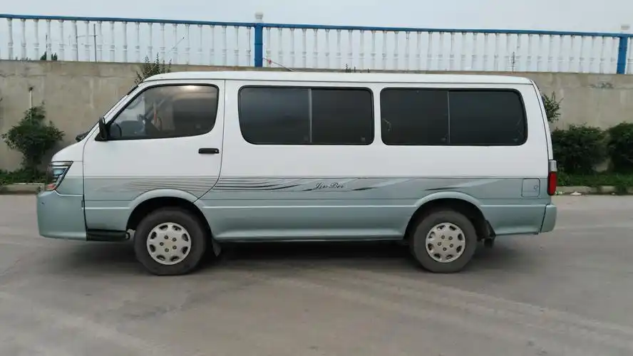 新型九座金杯海狮面包车出租(副本)