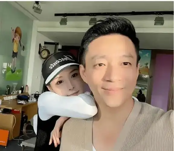 "爱的迷雾:汪小菲求婚引发猜测,mandy怀孕传闻四起"_感情_爱情_人们