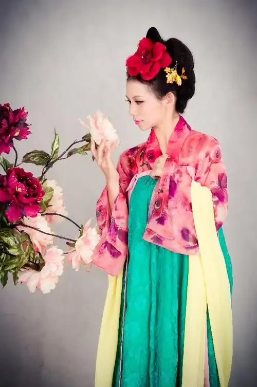 红若曦,蓝清照,白夕瑶,花太平!