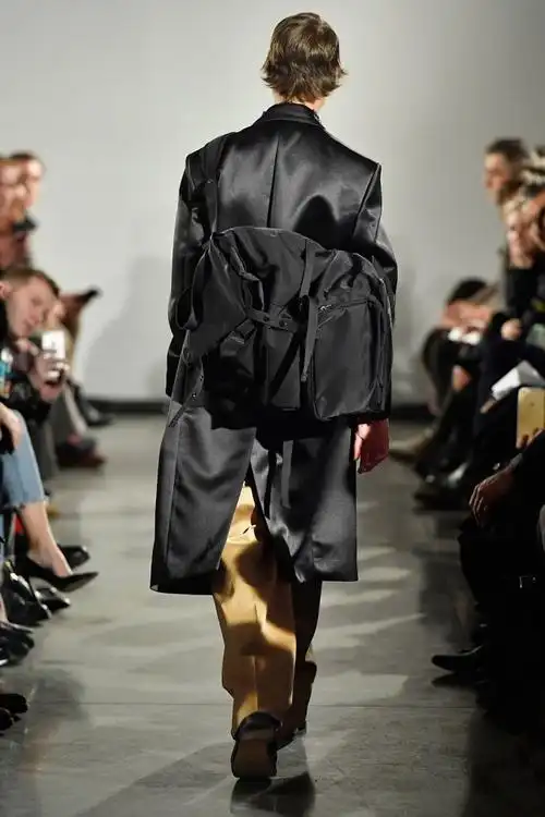 eastpak x raf simons 打造联乘包袋