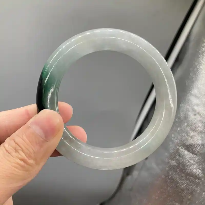 冰糯种翡翠手镯